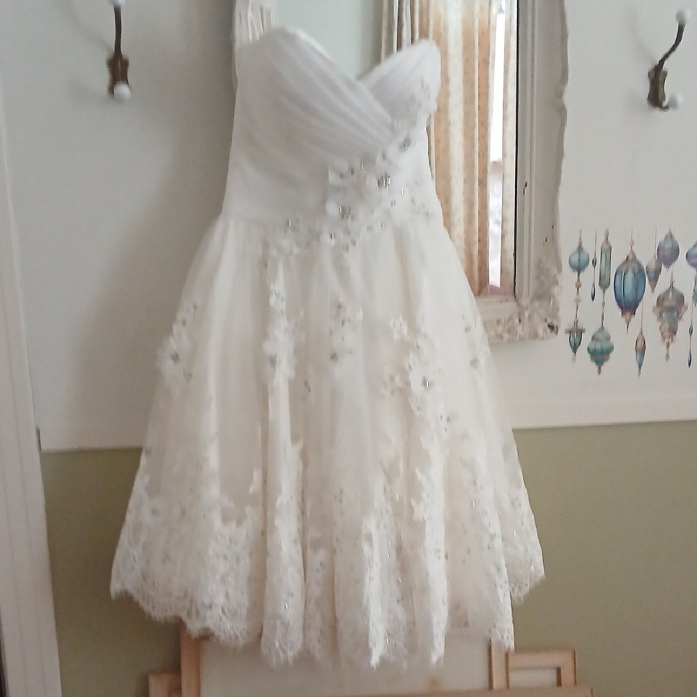 DaVinci White Floral Lace  Wedding Dress 12 Tea Length Garden OR Beach Stunning